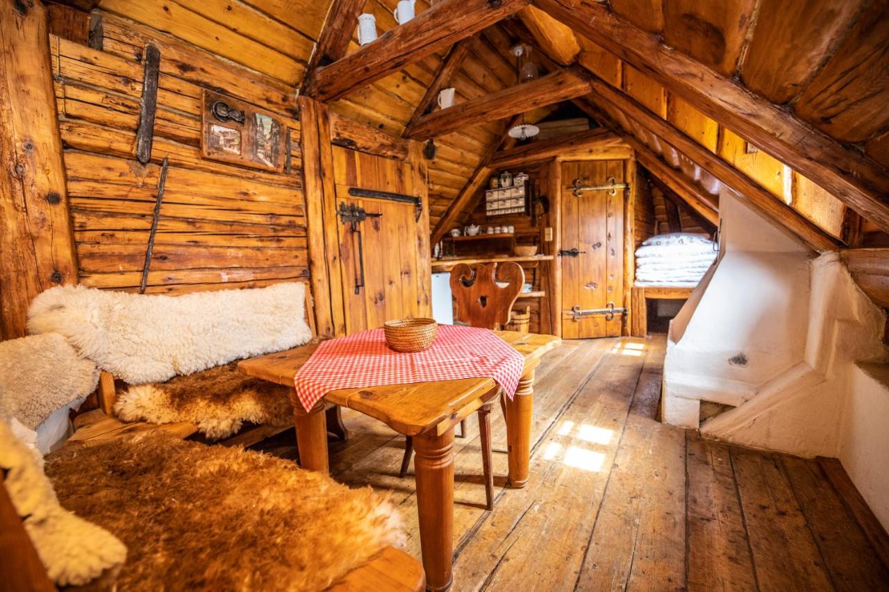 Stylové podkrovní posezení
